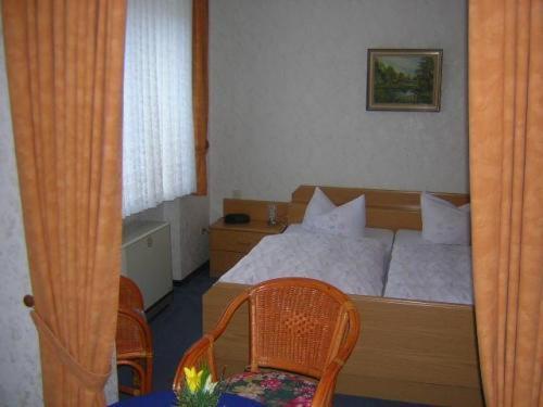 Hotel Zur Winzergenossenschaft 에른스트 객실 사진