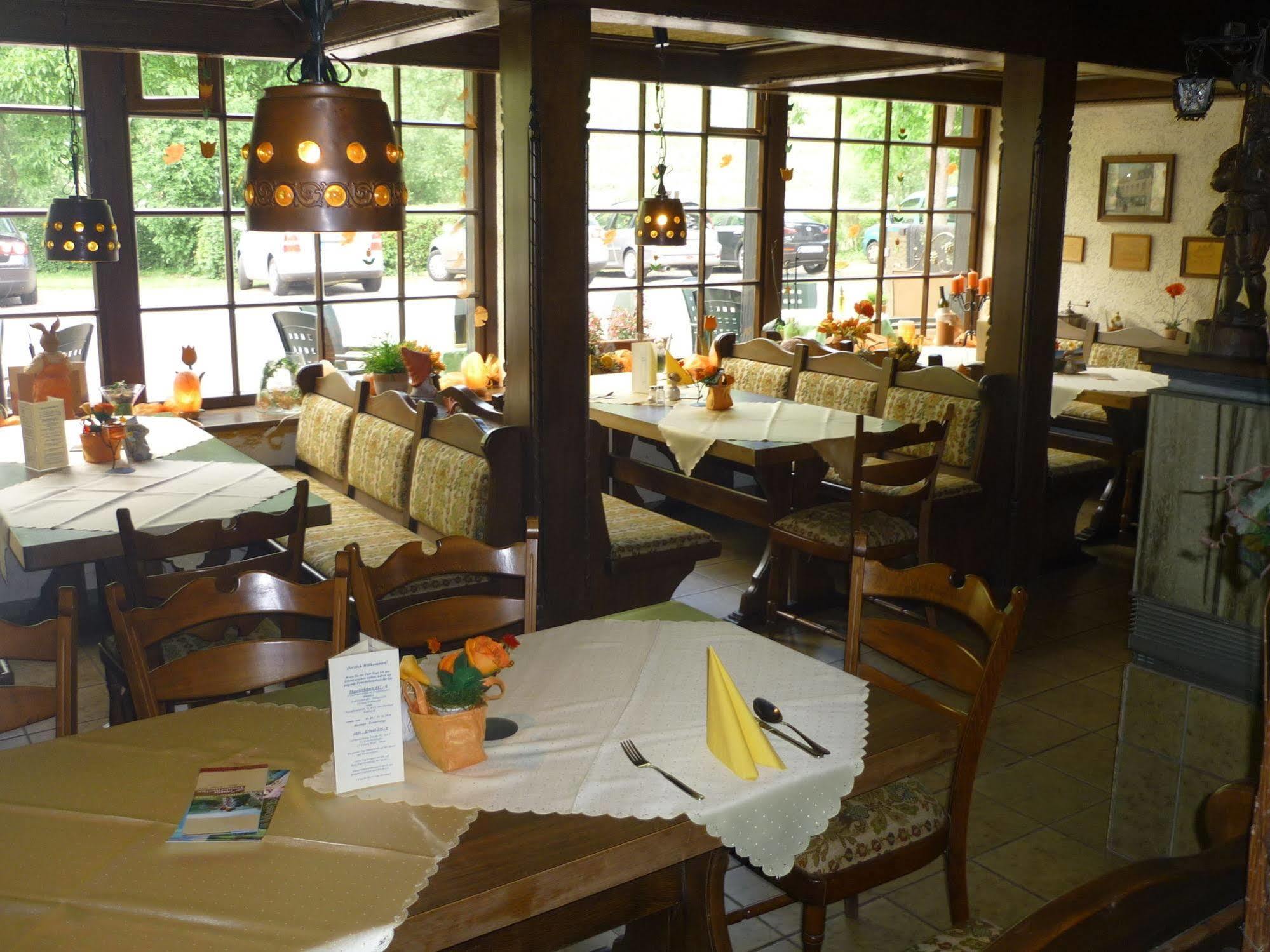 Hotel Zur Winzergenossenschaft 에른스트 외부 사진