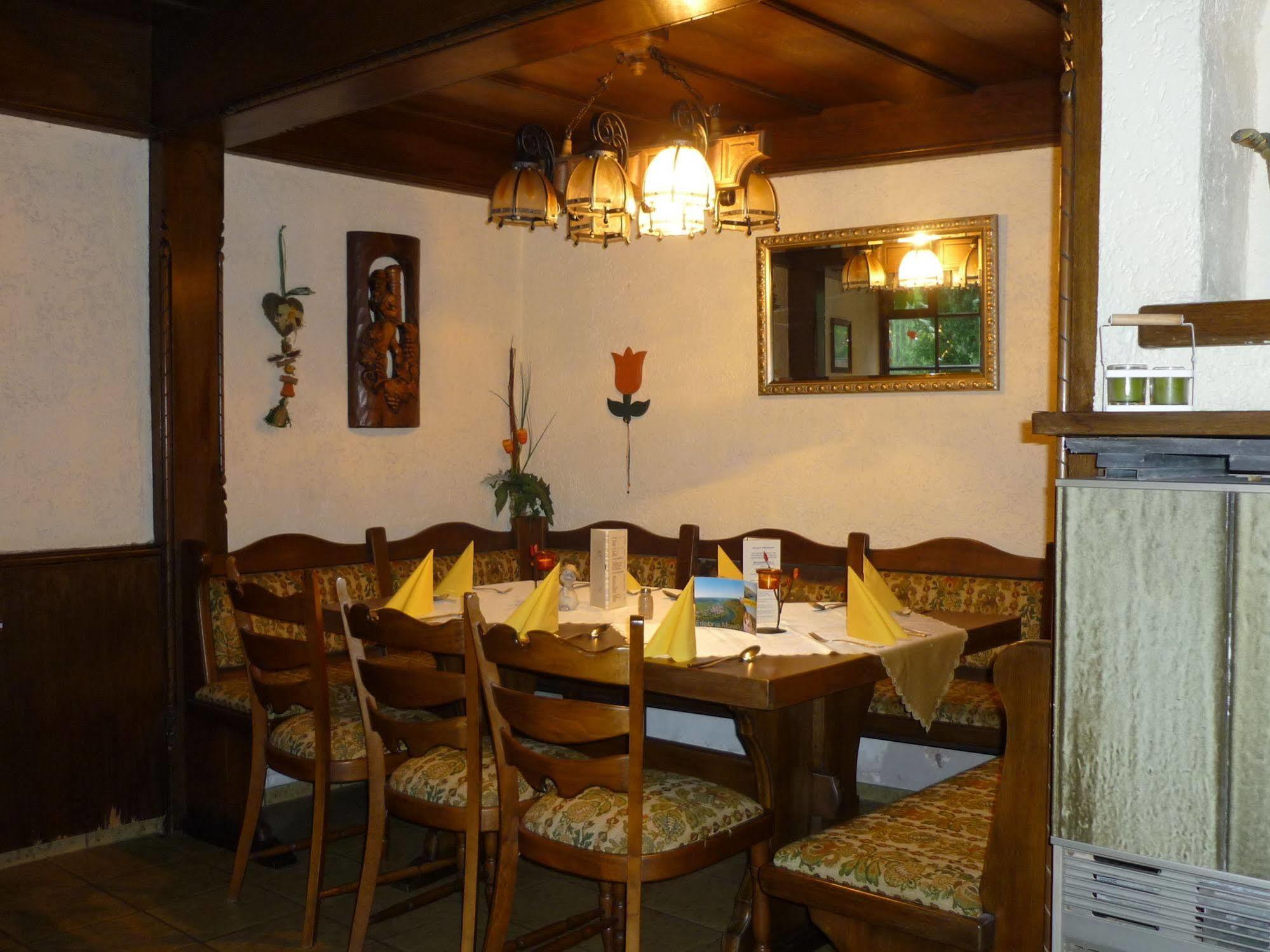 Hotel Zur Winzergenossenschaft 에른스트 외부 사진